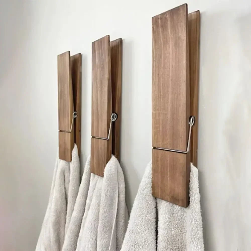 Grande Oak Clothespin Bath Hangers