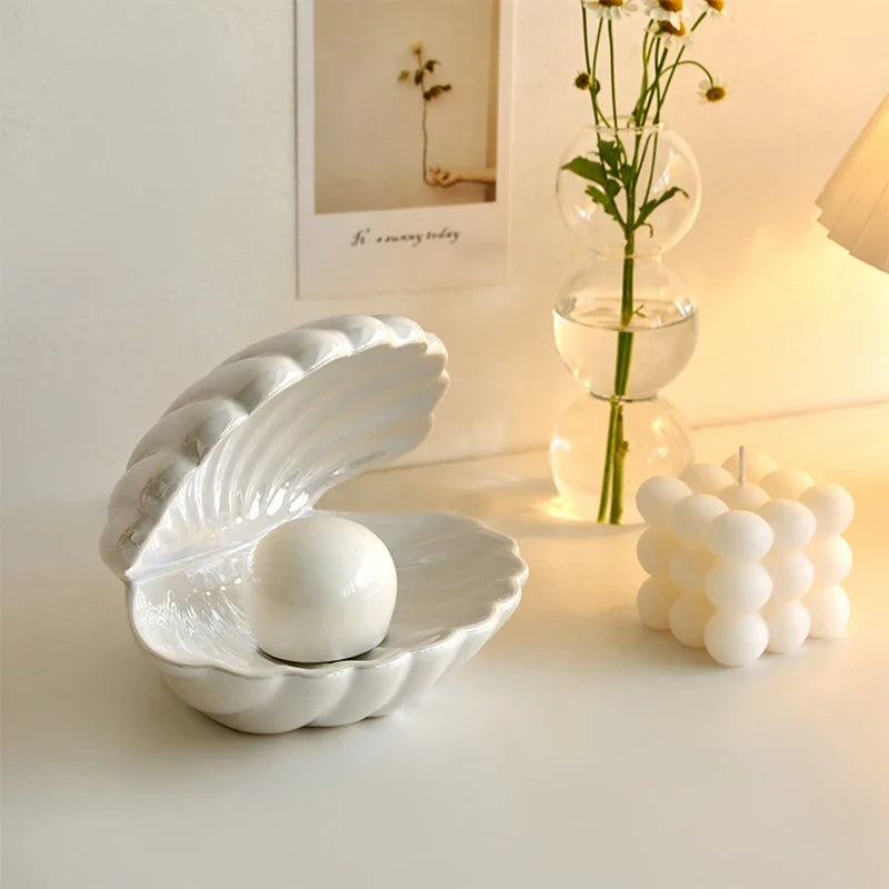 Radiant Clamshell Storage Tray & Lamp