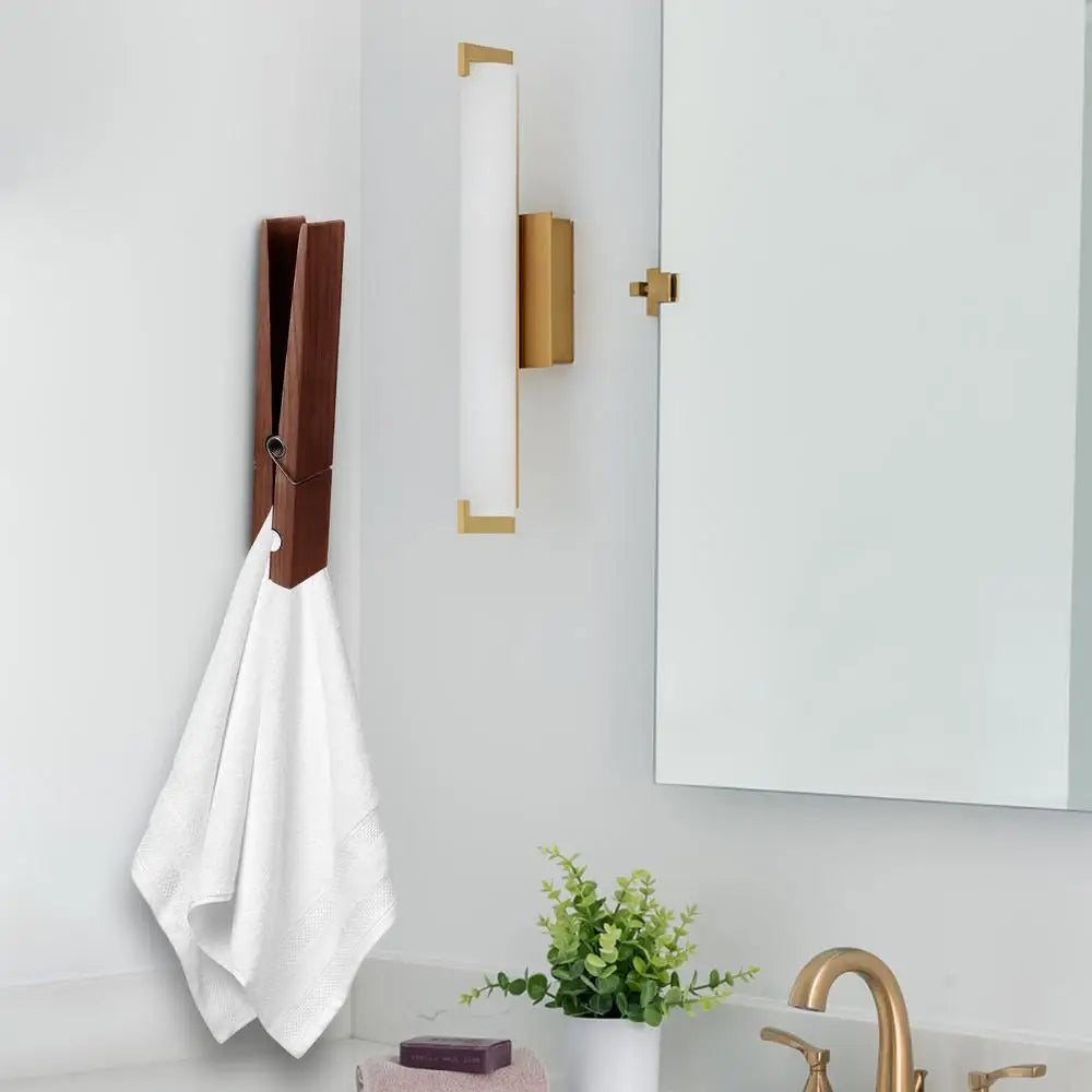 Grande Oak Clothespin Bath Hangers