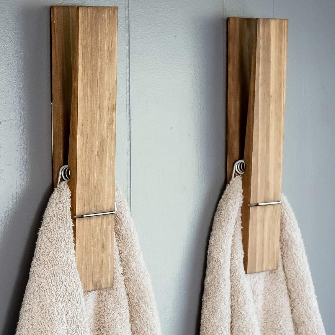 Grande Oak Clothespin Bath Hangers